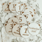 Leseni mejnik Medvedek (fantek) komplet Leseni mejnik Medvedek (fantek) komplet